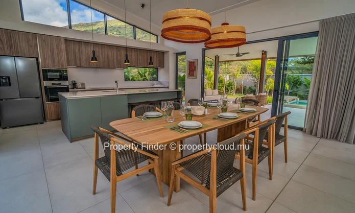 Luxury 5-Bedroom with Private Pool in Tamarin