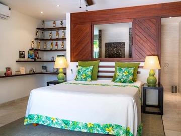 5 Bedroom Villa