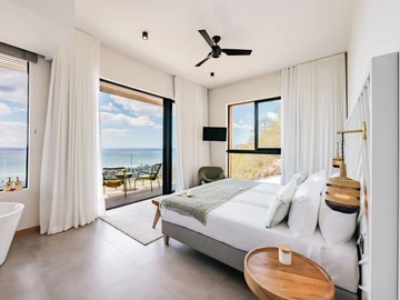 5 Bedroom Villa