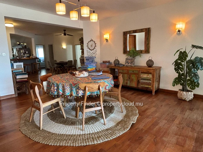 Charming Ground-Floor Apartment with Lagoon and Le Morne Views in Black River