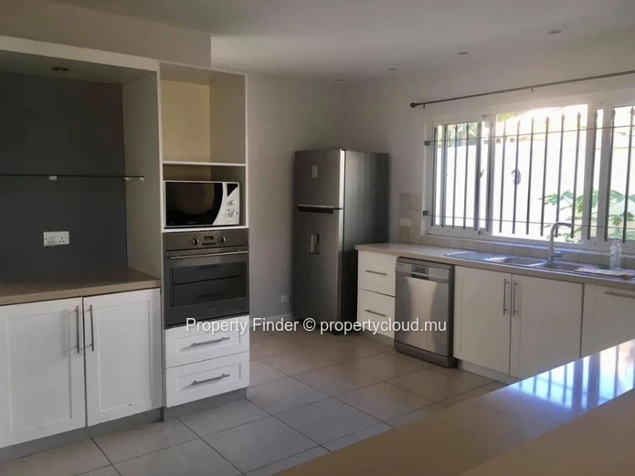 Well designed family home in Black River