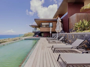 5 Bedroom Villa