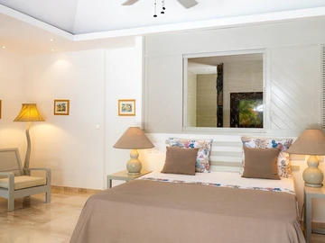 5 Bedroom Villa