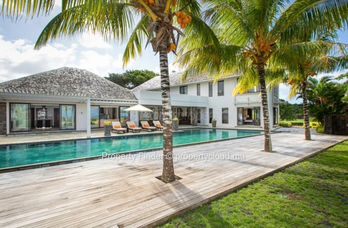 Luxury 5-Bedroom Villa for Rent Mauritius – Golf & Sea Views