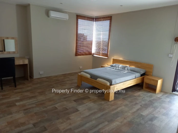 Maison moderne de 5 chambres à vendre