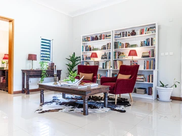 5 Bedroom Villa