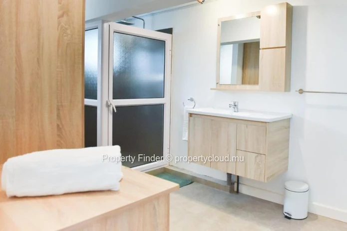Villa de Prestige avec Suites Airbnb, Courts de Squash & Vue sur Mer – À vendre – Tamarin
