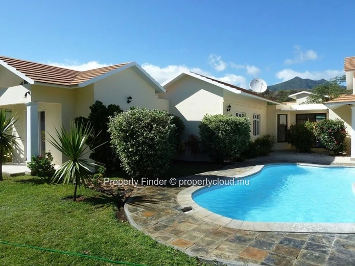 Well designed family home in Black River