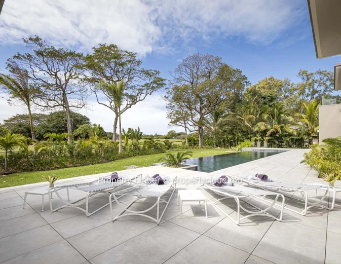 Villa de Luxe de 4 Chambres à Louer sur la Côte Est de l'Île Maurice – Vue sur le Parcours de Golf