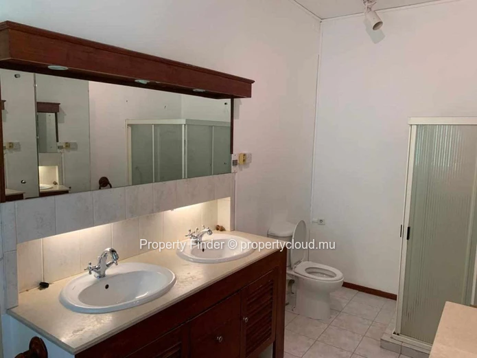 4 Bedroom House For sale - Floreal 