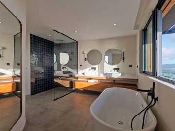 5 Bedroom Villa