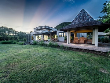 5 Bedroom Villa