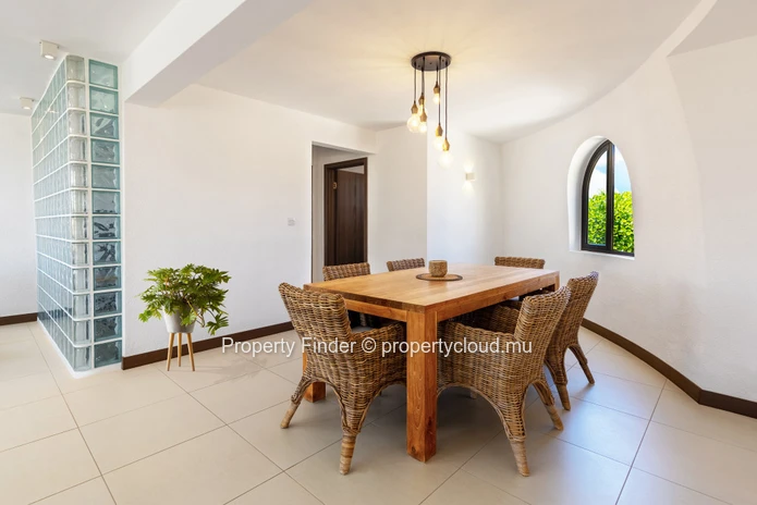 Stylish house in Albion For Sale 