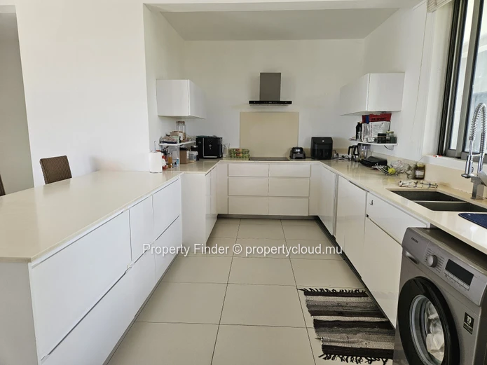 Appartement Penthouse de Luxe de 3 Chambres à Louer à Long Terme – West Island, Mauritius