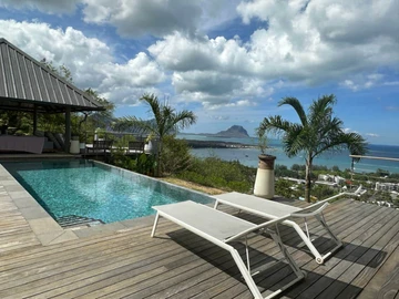 5 Bedroom Villa