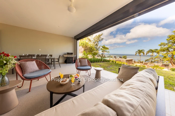 Appartement de 3 chambres en bord de mer avec vue sur la plage et la montagne – Côte Ouest, Mauritius