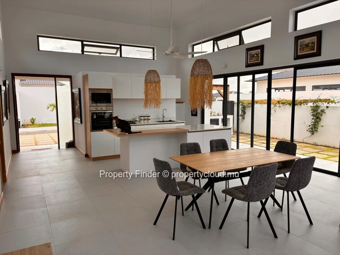 Villa 3 Chambres – À Vendre – Tamarin