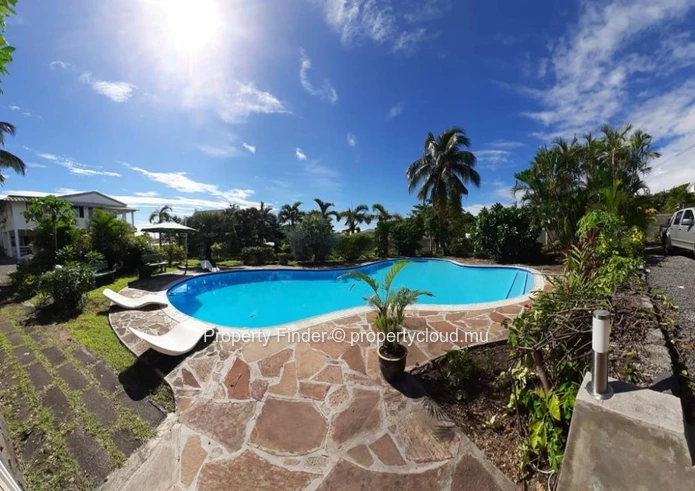 Villa de Prestige avec Suites Airbnb, Courts de Squash & Vue sur Mer – À vendre – Tamarin