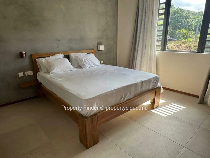 Villa Neuve de 3-4  Chambres avec Piscine à Débordement dans un Lotissement Prisé à Black River