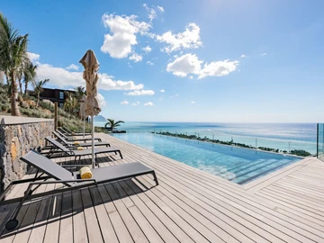 5 Bedroom Villa