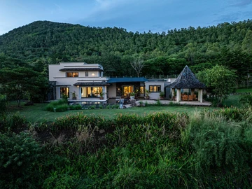 5 Bedroom Villa