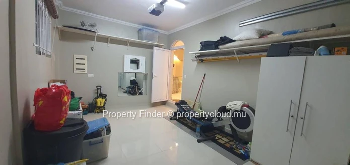 3 Bedroom Ground Floor Villa - For Rent - Black River 