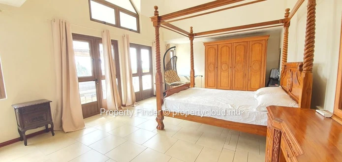 Luxury villa for sale in the East 