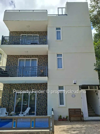 Immobilier Côte Est Maurice – Immeuble de 3 Appartements à Vendre à Poste La Fayette