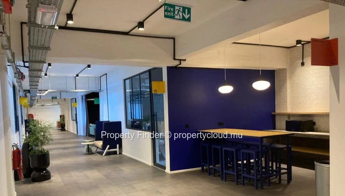 Espaces Commerciaux et Bureaux de Premier Choix – Travaillez. Vivez. Prospérez.