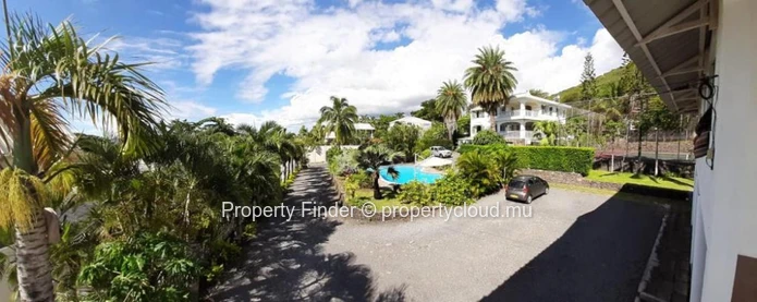 Villa de Prestige avec Suites Airbnb, Courts de Squash & Vue sur Mer – À vendre – Tamarin