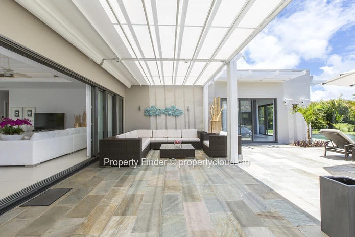 Luxurious 4-Bedroom Villa with Stunning Golf Course Views