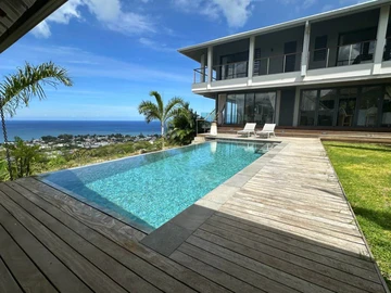 5 Bedroom Villa