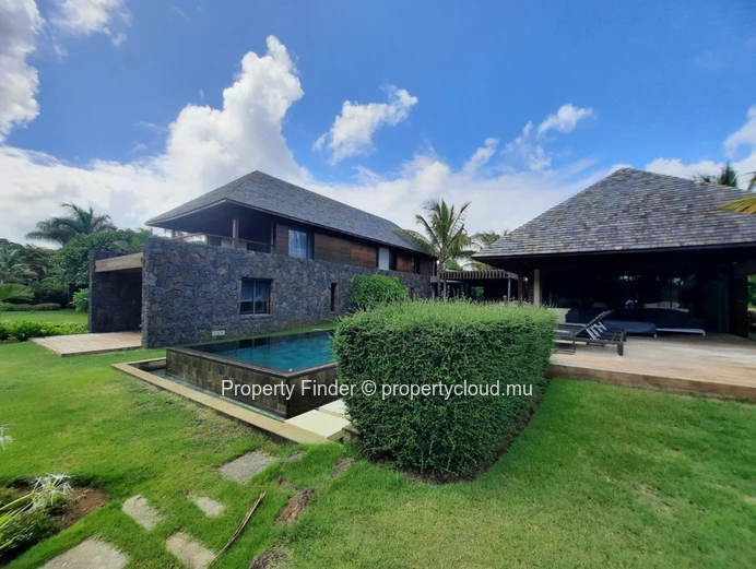 5-Bedroom Villa for Rent in Mauritius – Golf Course & Beach Access