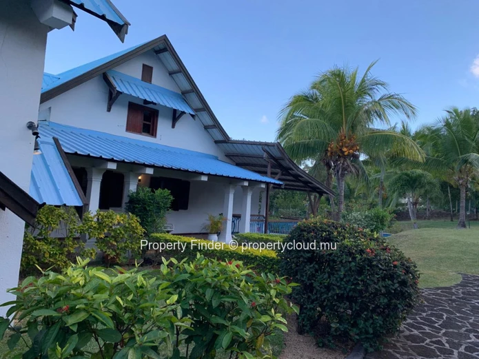 Exceptional 4 Bedroom Villa  