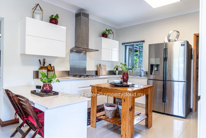 Sophisticated 5 Bedroom Villa in Black River  