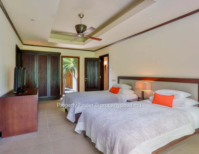 Luxury Golf Estate Living –  Stunning 4-Bedroom Villa 