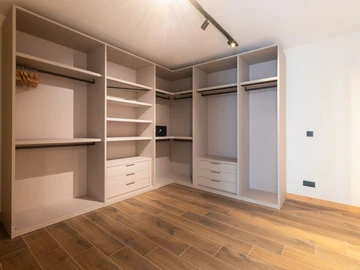 5 Bedroom Villa
