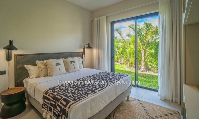 Luxury 5-Bedroom with Private Pool in Tamarin