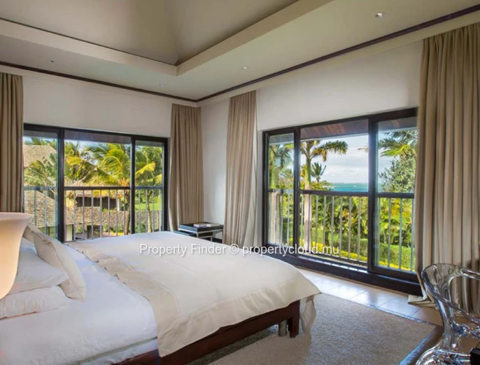 Luxury Golf Estate Living –  Stunning 4-Bedroom Villa 