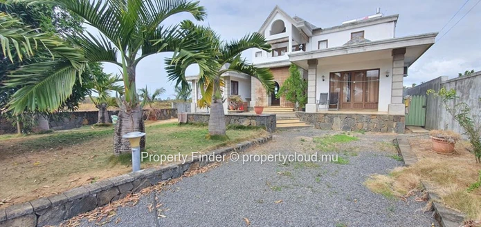 Luxury villa for sale in the East 