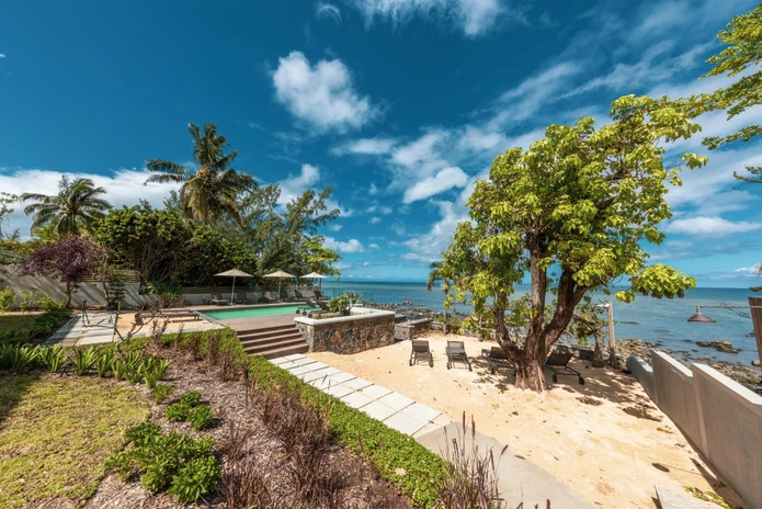 Appartement de 3 chambres en bord de mer avec vue sur la plage et la montagne – Côte Ouest, Mauritius