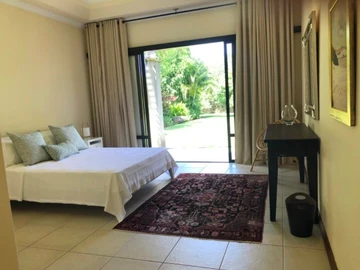 5 Bedroom Villa