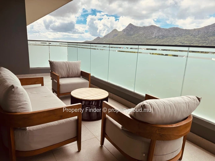 Magnifique Penthouse 3 Chambres avec Vue sur les Montagnes – Telfair