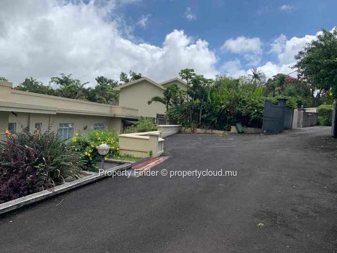 4 Bedroom House For sale - Floreal 