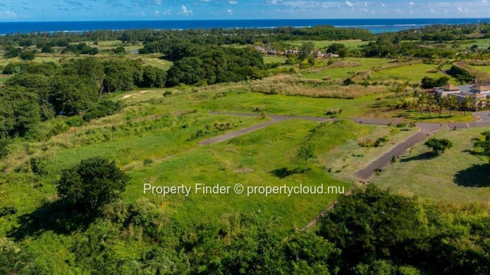 Land with Breathtaking Lagoon Views For Sale 