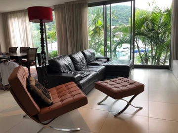 5 Bedroom Villa