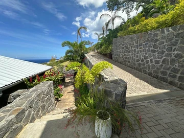 5 Bedroom Villa