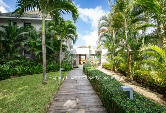 Luxury 5-Bedroom Villa for Rent Mauritius – Golf & Sea Views