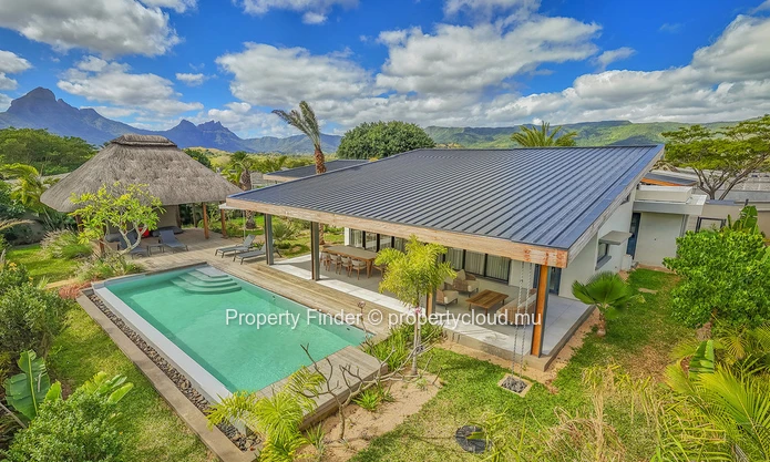 Luxury 5-Bedroom with Private Pool in Tamarin