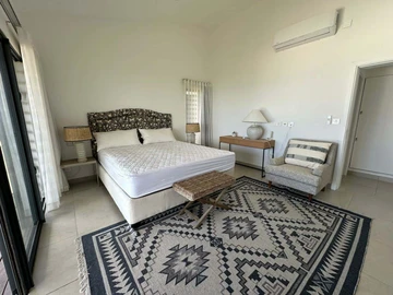 5 Bedroom Villa